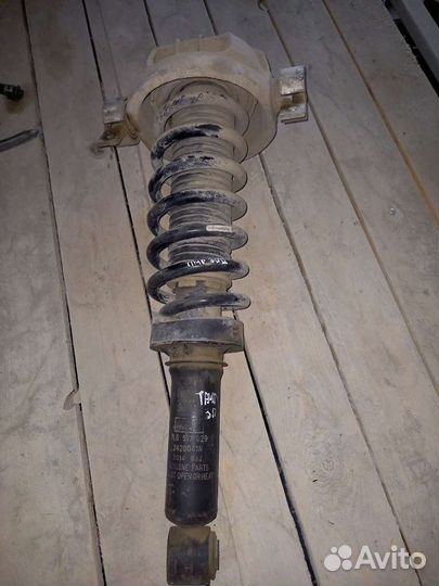 Стойка амортизатор Фольксваген туарег 1