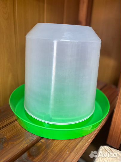 Поилки для цыплят, утят и другой взрослый птицы