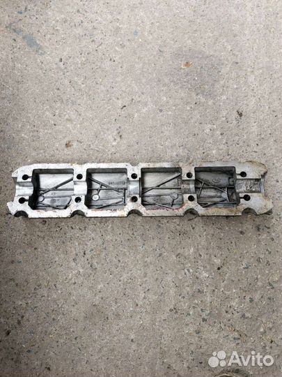 Клапанная крышка Renault Laguna 1 7700111609