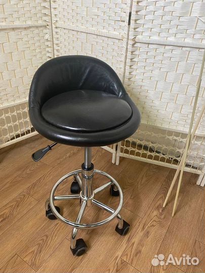 Стул для салона мастерам новый черный