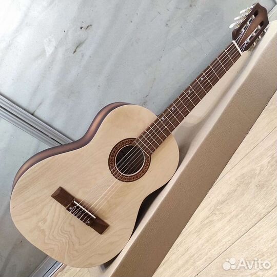 Гитара новая классическая полноразмерная 4/4