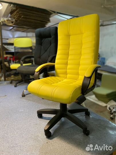 Офисное кресло