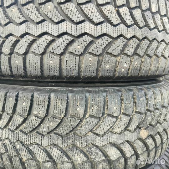 Bridgestone Blizzak Spike-01 205/70 R15 96T