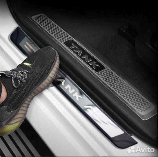 Накладки на пороги Tank 300 / Танк 300 silver 2022-2025 г.в