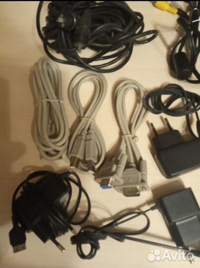 Зарядки на компьютеры, телефоны