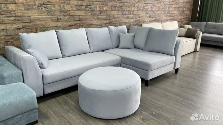Диван с оттоманкой с пуфом