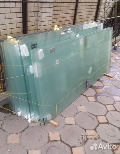 Стеклянные двери