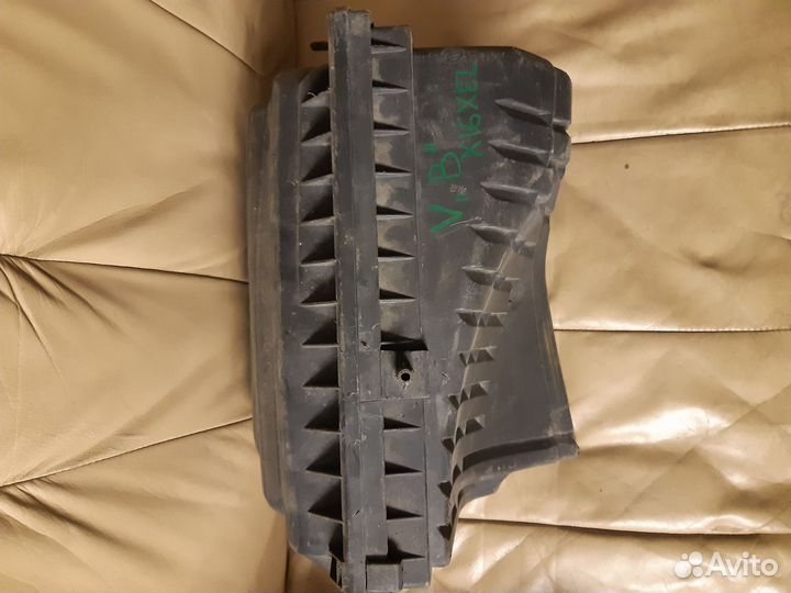 Корпус воздушного фильтра Опель Вектра В