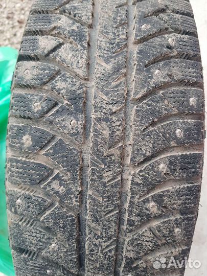Bridgestone Ice Cruiser 7000S 215/65 R16 98