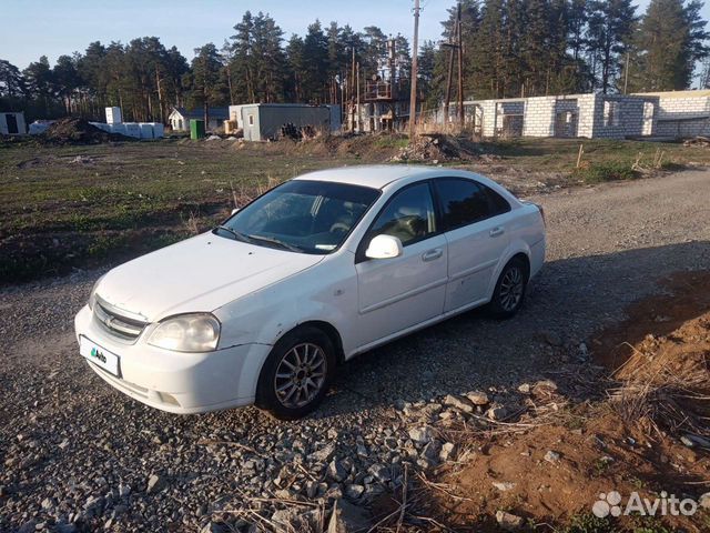 Chevrolet Lacetti 1.4 МТ, 2012, битый, 370 000 км