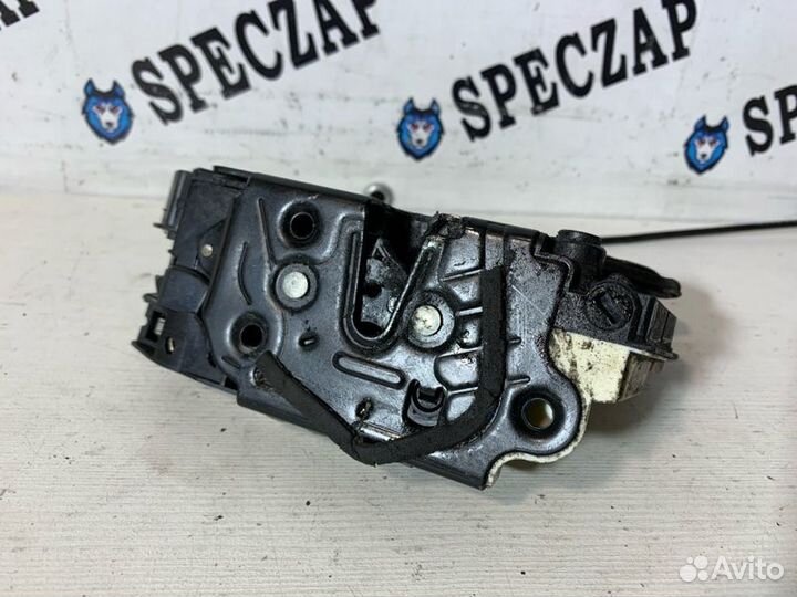 Замок двери задний правый Skoda Octavia A7 12-20