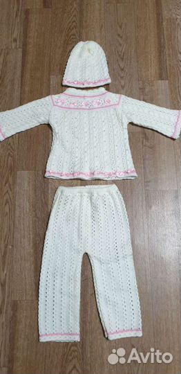 Вязаный костюм для девочки