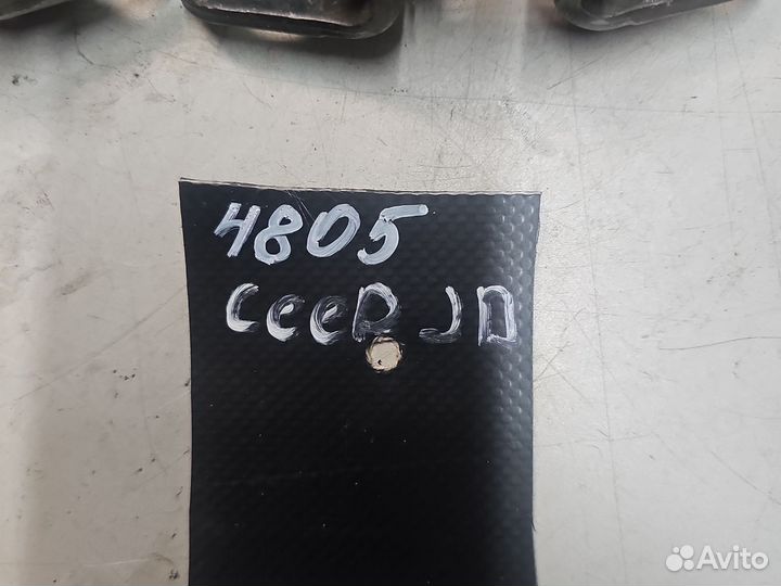 Петли двери передней левой KIA ceed JD