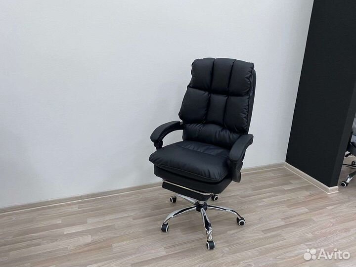 Офисное кресло руководителя