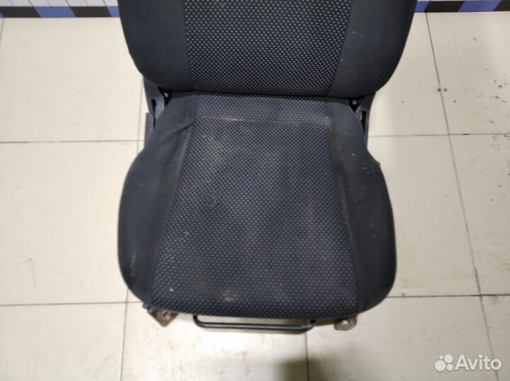 Сиденье переднее правое Lancer (CS/Classic) 2003-2006