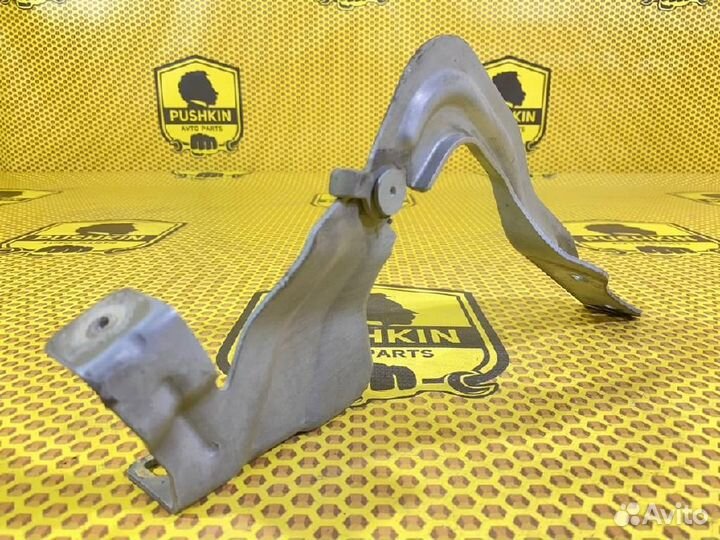 Петля капота правая Nissan Qashqai