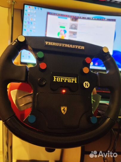 Игровой руль thrustmaster Ferrari