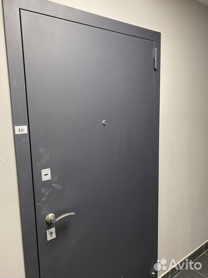 Дверь входная металлическая от застройщика
