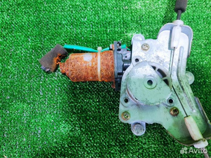 Стеклоподъемник задний левый Ssangyong Rexton 2005