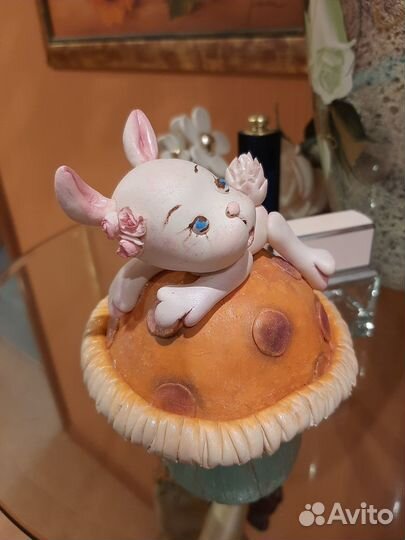 Интерьерные композиции из цветов и кукол