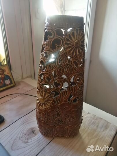 Ваза резная
