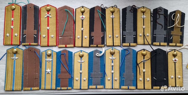 Погоны разных войск ркка, латунные пуговицы