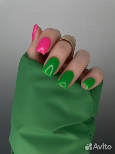 Маникюр педикюр