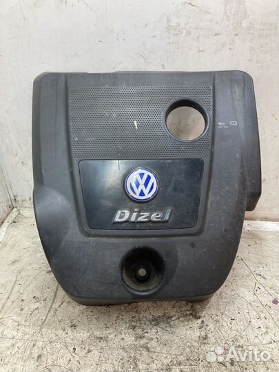 Накладка декоративная на двигатель Volkswagen Bora