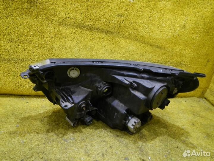 Фара правая Toyota RAV4