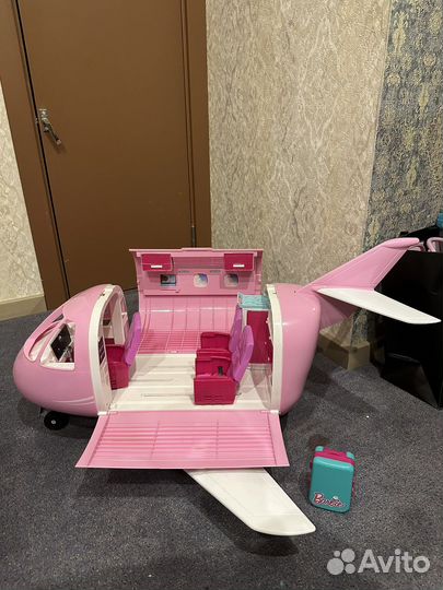 Игрушечный самолет для Барби