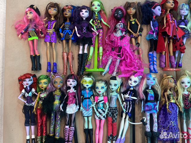 Кукла Монстер Хай много