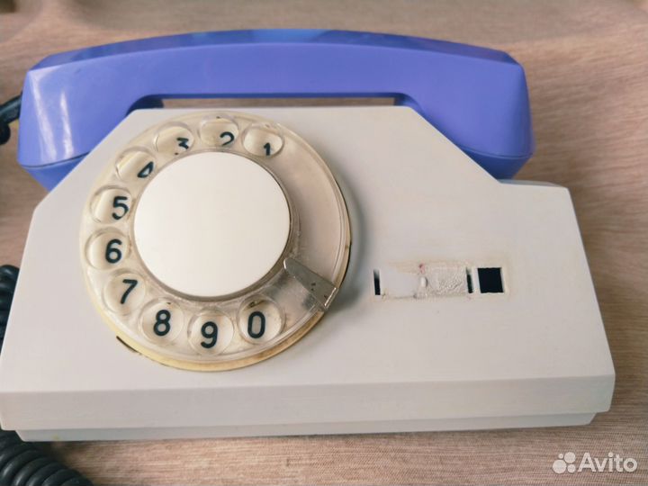 Телефон СССР дисковый двухцветный