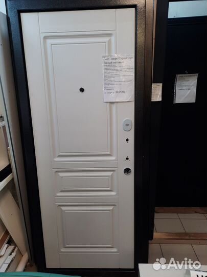 Дверь входная металлическая новая