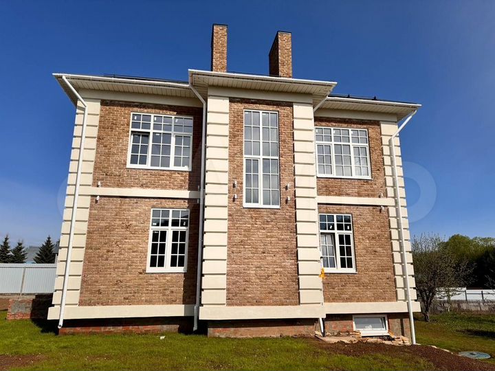 Коттедж 221,9 м² на участке 20 сот.