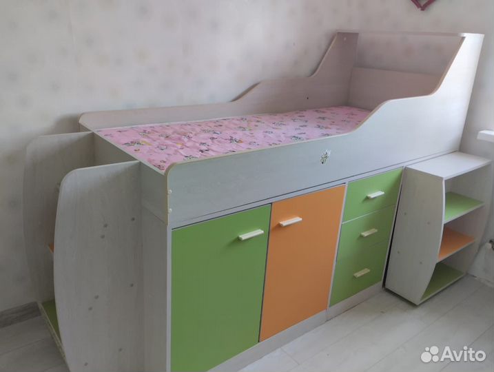 Детская кроватка