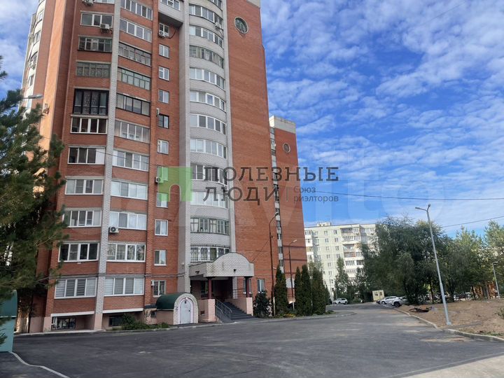 2-к. квартира, 75 м², 8/14 эт.