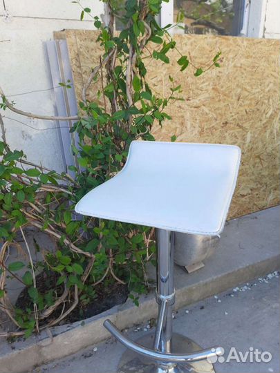 Барный стул