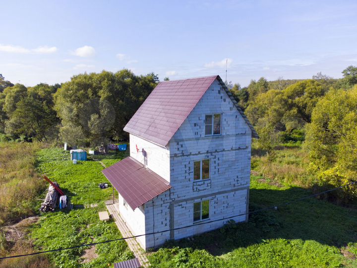 Дом 196 м² на участке 12 сот.