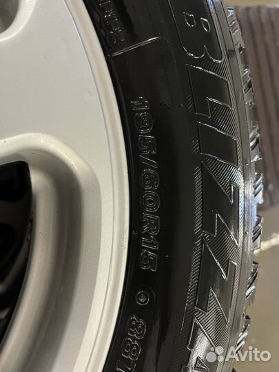 Bridgestone Blizzak Spike-01 195/60 R15 88T