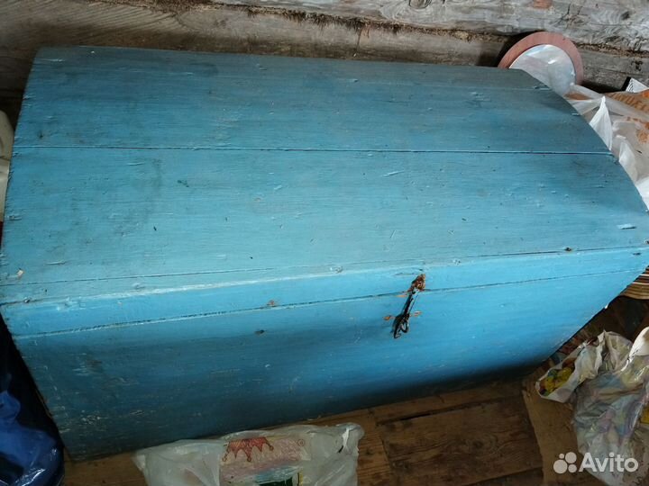 Сундук деревянный старинный