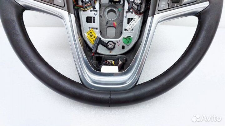 Б/У Руль Состояние хорошее, оригинал. Потёртость