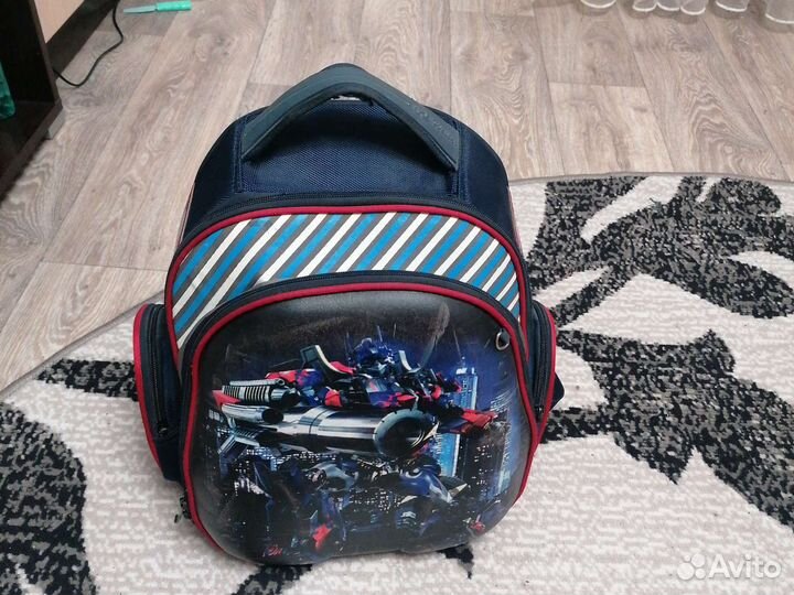 Школьный рюкзак