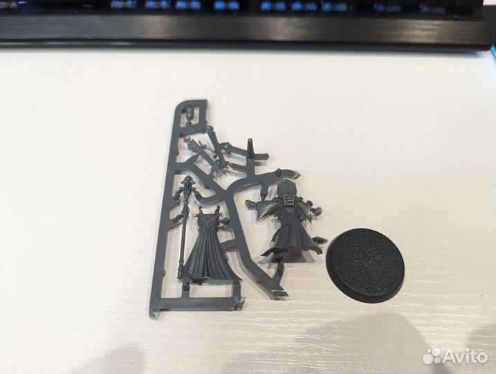 Warhammer 40k Genestealer Magus (Магус)