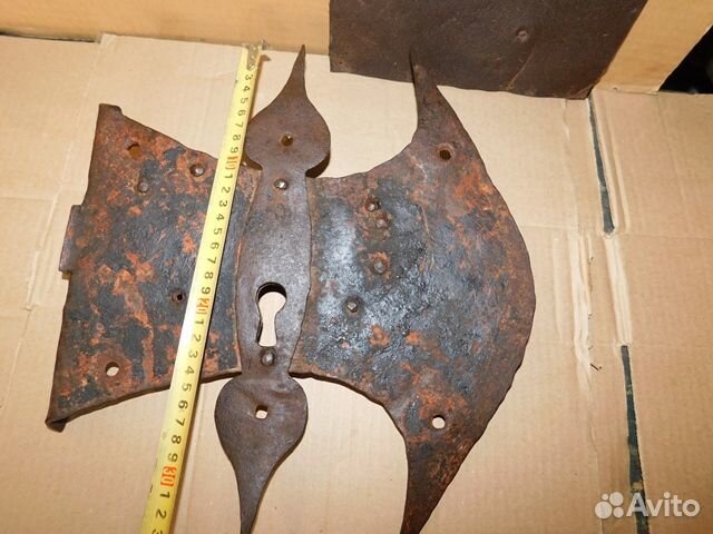 Старинный.кованный,амбарный.секирный замок ри