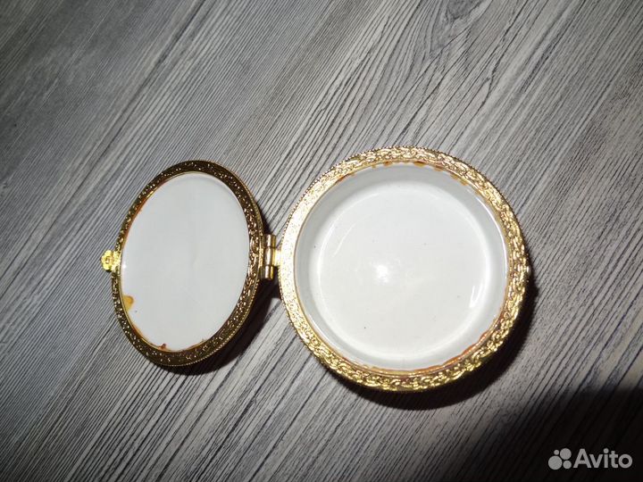 Статуэтки и сувениры