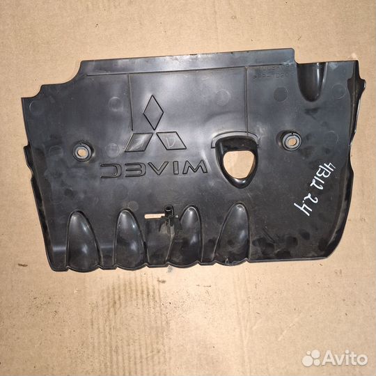 Декоративная накладка двигателя 4b12 2.4