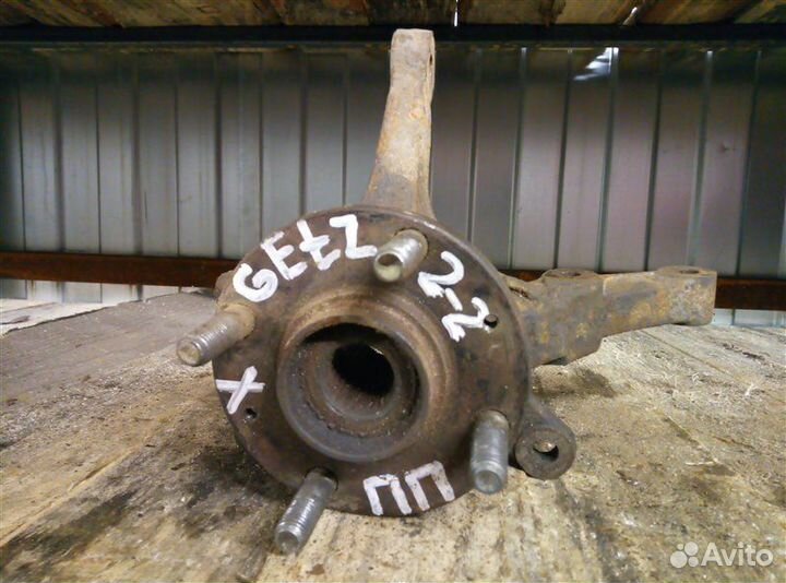 Кулак (цапфа) передний правый Hyundai Getz 2010
