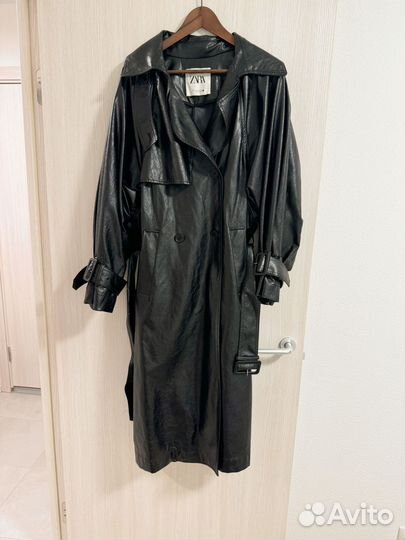 Тренч из экокожи zara