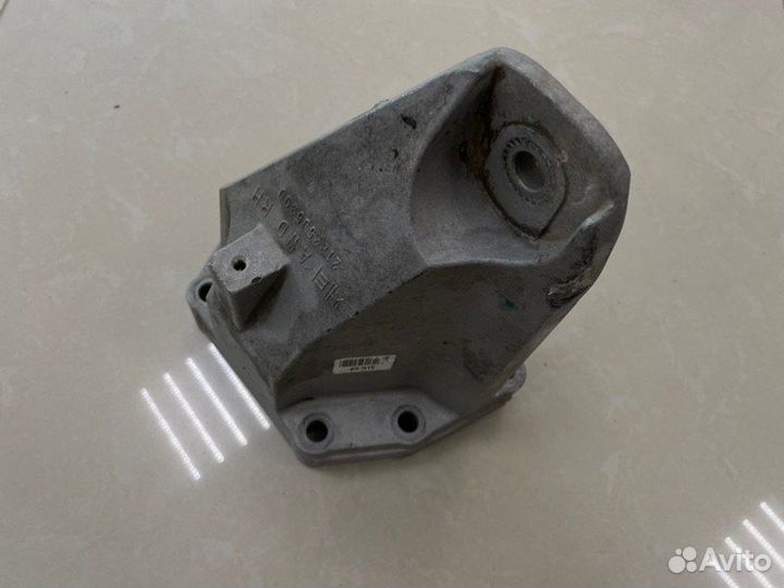 Кронштейн двигателя правый Kia Stinger CK G4KL