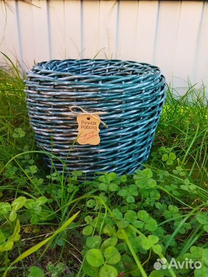 Кашпо из искусственного ротанга